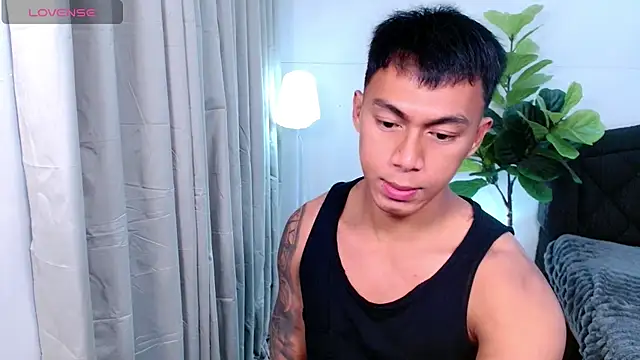 PinooyMilker online show from 06-11-26, 02:44