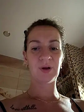 Snapshot of EvvaMur chatting on 09-23-25, 12:57 EvvaMur online show from 09-23-25, 12:57