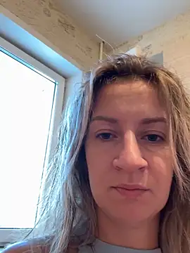 Snapshot of EvvaMur chatting on 10-02-25, 12:39 EvvaMur online show from 10-02-25, 12:39