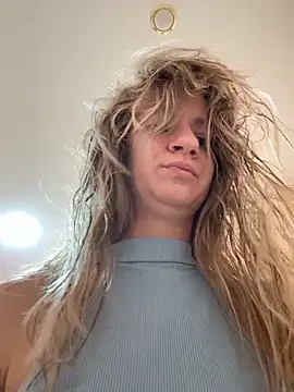 Snapshot of EvvaMur chatting on 11-07-25, 01:05 EvvaMur online show from 11-07-25, 01:05