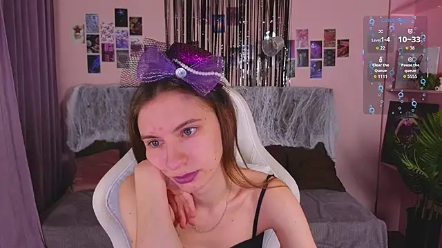 kaleriyaa  online show from 10-20-25, 01:28