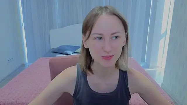 Snapshot of LuluChiiii chatting on 09-19-25, 09:43 LuluChiiii online show from 09-19-25, 09:43