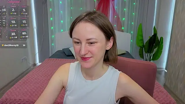 LuluChiiii online show from 12-17-25, 11:05