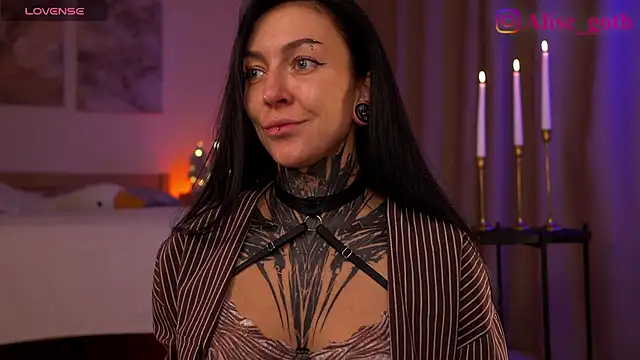 Alise Eve  online show from 11-23-25, 05:57