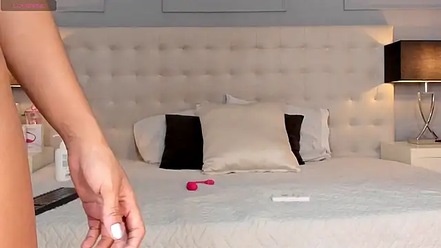 KellyRooss online show from 10-16-25, 12:28