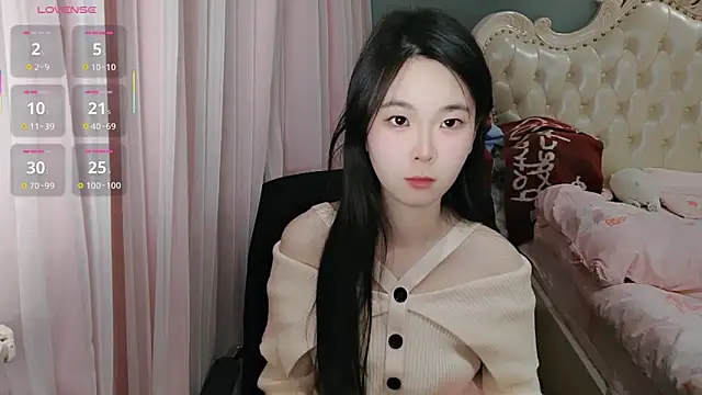 Snapshot of Cand0 chatting on 02-02-26, 03:11 Cand0 online show from 02-02-26, 03:11