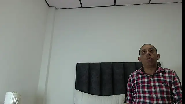 GabrielandAbigail online show from 11-29-25, 01:14