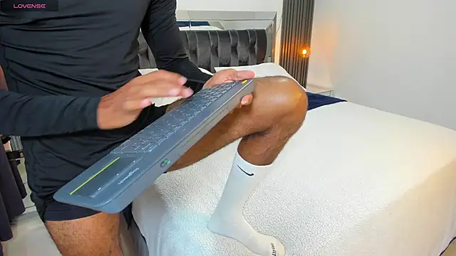 MARC THOMPSON  online show from 09-09-25, 03:55