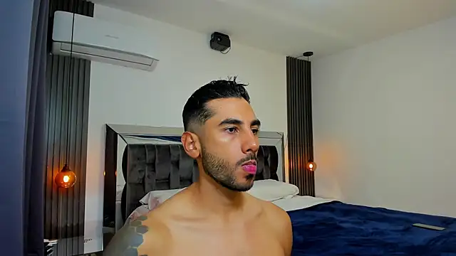 MARC THOMPSON  online show from 10-20-25, 12:22