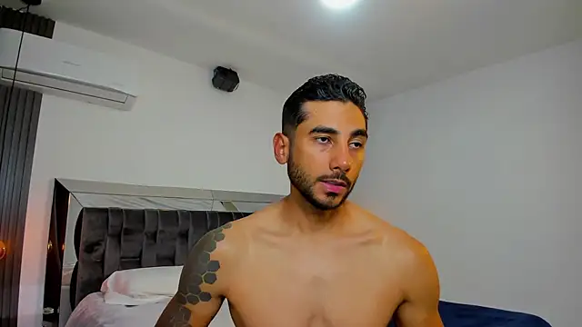 MARC THOMPSON  online show from 10-24-25, 03:25