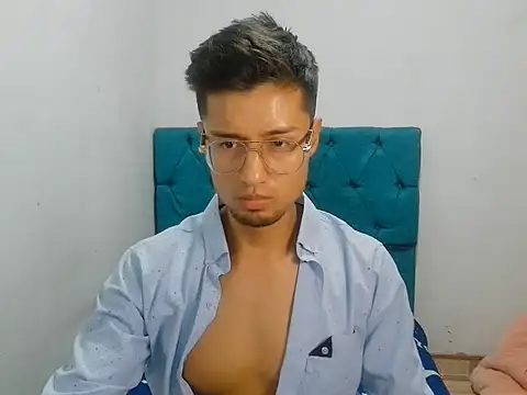 Snapshot of sebasbabyhot chatting on 06-11-26, 04:32 sebasbabyhot online show from 06-11-26, 04:32