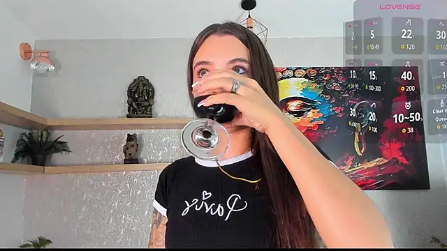 aitana baker  online show from 03-31-26, 04:35