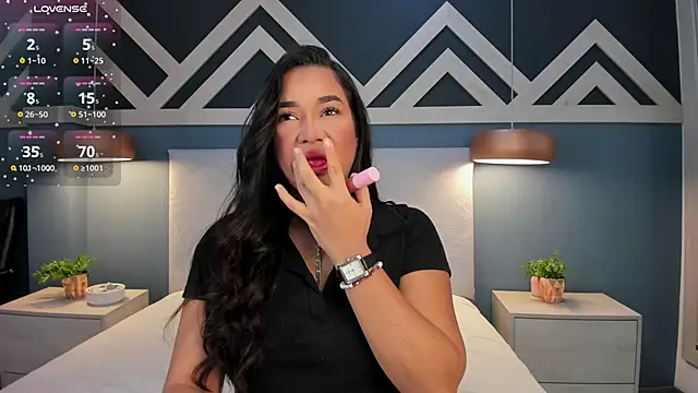 Snapshot of EmilyZahar chatting on 10-04-25, 12:47 EmilyZahar online show from 10-04-25, 12:47