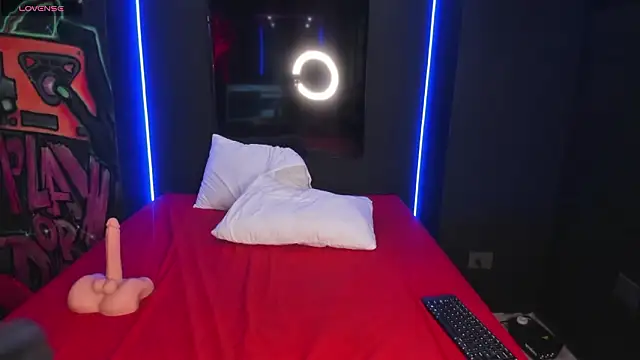 Snapshot of SamanthaaReed chatting on 02-11-26, 08:19 SamanthaaReed online show from 02-11-26, 08:19