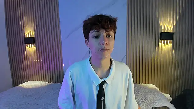 Snapshot of IM_DAREN chatting on 10-14-25, 01:01 IM DAREN online show from 10-14-25, 01:01