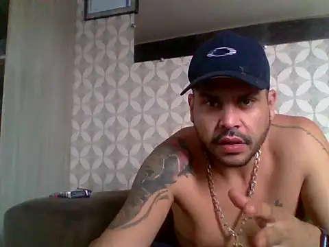 Snapshot of JOAO_PEDRO35 chatting on 11-15-25, 12:45 JOAO PEDRO35 online show from 11-15-25, 12:45