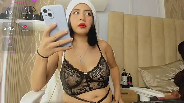 Snapshot of Melani_Rosse chatting on 10-11-25, 03:17 Melani Rosse online show from 10-11-25, 03:17