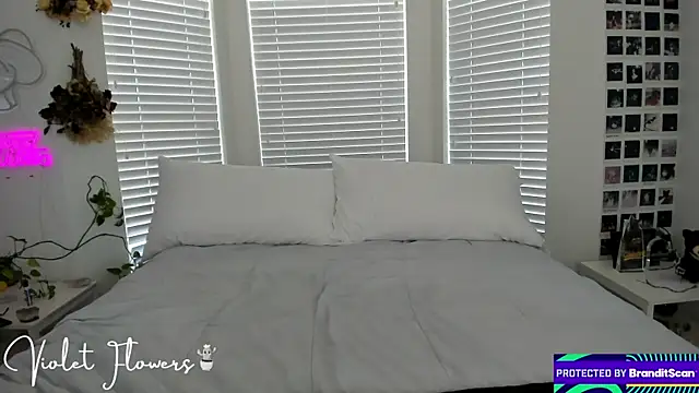 violetttflowers online show from 09-08-25, 05:12