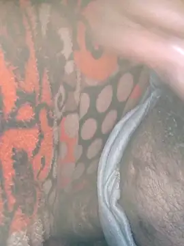 Snapshot of pppppp7811 chatting on 12-17-25, 05:19 pppppp7811 online show from 12-17-25, 05:19