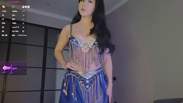 Snapshot of lunajii chatting on 10-11-25, 03:06 lunajii online show from 10-11-25, 03:06