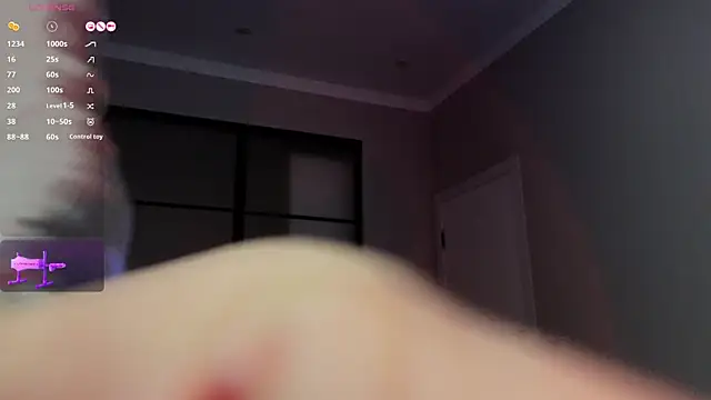 Snapshot of lunajii chatting on 10-15-25, 07:14 lunajii online show from 10-15-25, 07:14