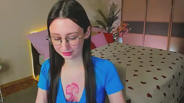 Snapshot of YourLovellyStory chatting on 04-20-26, 12:41 YourLovellyStory online show from 04-20-26, 12:41