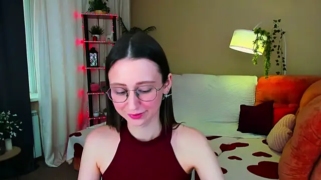YourLovellyStory online show from 06-20-26, 11:35