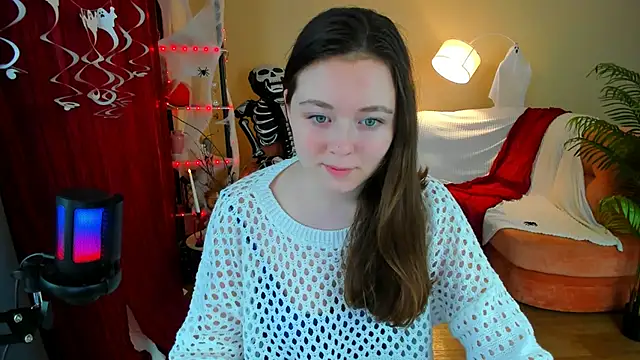 AlluringLookk online show from 11-03-25, 04:19