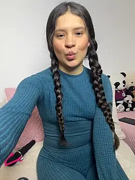 Emilyybennet  online show from 10-17-25, 10:34