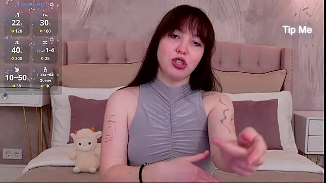 Snapshot of VanessaFields chatting on 03-10-26, 04:01 VanessaFields online show from 03-10-26, 04:01