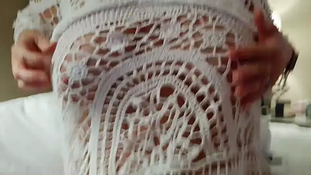 Snapshot of herguiltypleasure chatting on 11-27-25, 12:46 herguiltypleasure online show from 11-27-25, 12:46