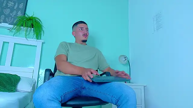 MrFox   online show from 09-20-25, 07:26