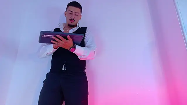 MrFox   online show from 12-20-25, 07:43