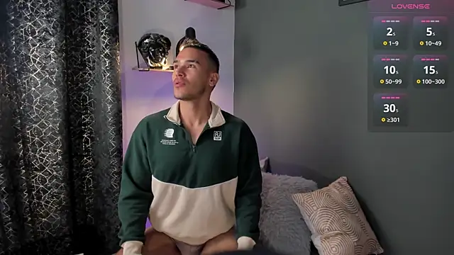 Snapshot of MarkSantozz chatting on 09-20-25, 06:31 MarkSantozz online show from 09-20-25, 06:31