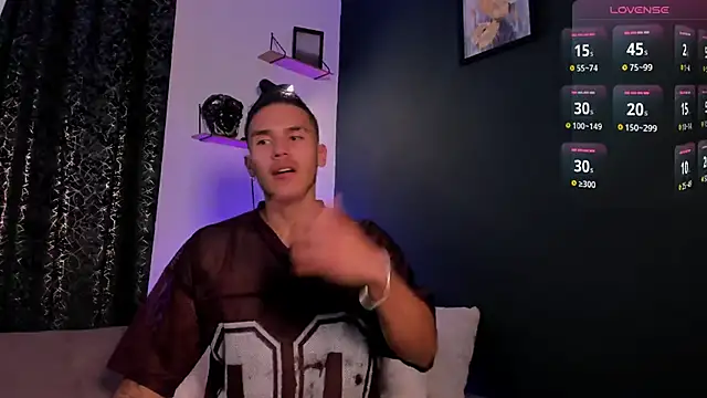 Snapshot of MarkSantozz chatting on 03-10-26, 07:08 MarkSantozz online show from 03-10-26, 07:08