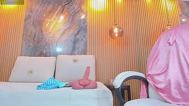 chloe murray online show from 11-18-25, 06:56