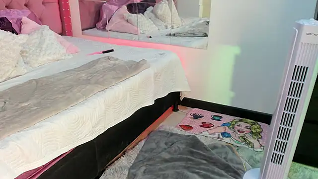 sara ramirez01 online show from 09-13-25, 01:49