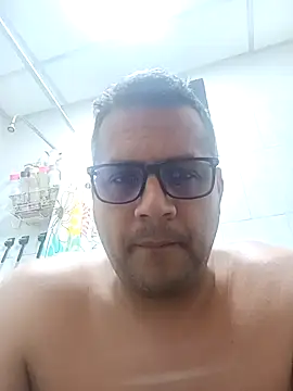 Snapshot of geimos36 chatting on 10-12-25, 07:57 geimos36 online show from 10-12-25, 07:57