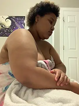 chocolate bella online show from 10-12-25, 04:44