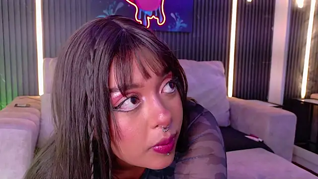 Snapshot of SophiaSummer chatting on 09-27-25, 07:52 SophiaSummer online show from 09-27-25, 07:52