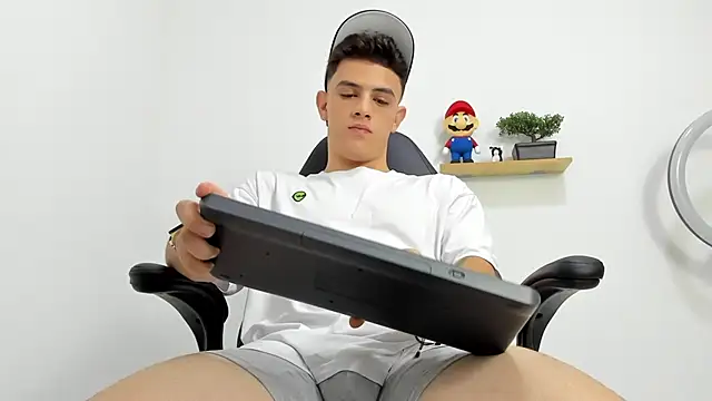 Mikecooper online show from 09-24-25, 02:04