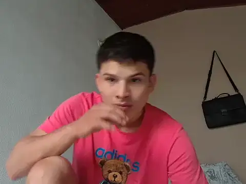 Snapshot of Tused11 chatting on 10-09-25, 07:56 Tused11 online show from 10-09-25, 07:56