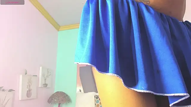 Violett Salvatore online show from 05-11-26, 04:26