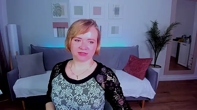 Snapshot of BellaSmitty chatting on 04-14-26, 09:26 BellaSmitty online show from 04-14-26, 09:26