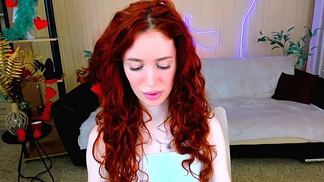 ChristinaConteeree online show from 06-27-26, 07:19
