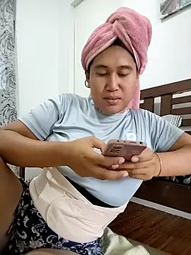 Snapshot of Romantic_Sabrina chatting on 09-15-25, 07:19 Romantic Sabrina online show from 09-15-25, 07:19