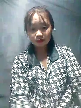 Snapshot of PhayPhay123 chatting on 10-15-25, 01:44 PhayPhay123 online show from 10-15-25, 01:44