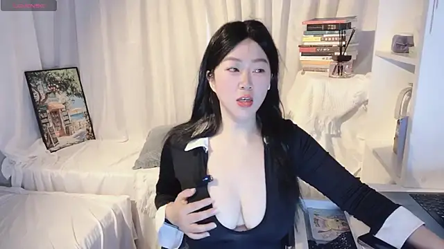 Emmaq996 online show from 03-17-26, 02:05