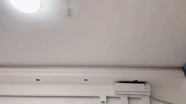 xiaojie2563 online show from 09-12-25, 01:44