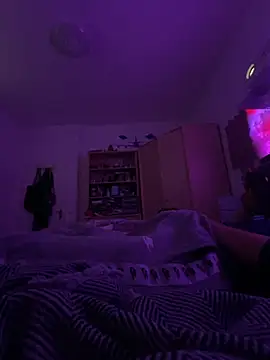 Snapshot of xmilolivex chatting on 10-15-25, 05:13 xmilolivex online show from 10-15-25, 05:13